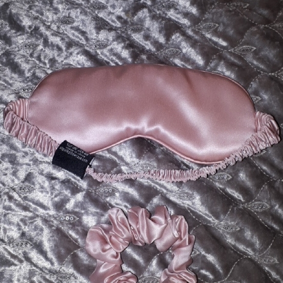 Slip Silk 100% Blush Silk Eye Mask & Slip 100% Silk Hair Tie Scrunchie Lot Set - Picture 8 of 10